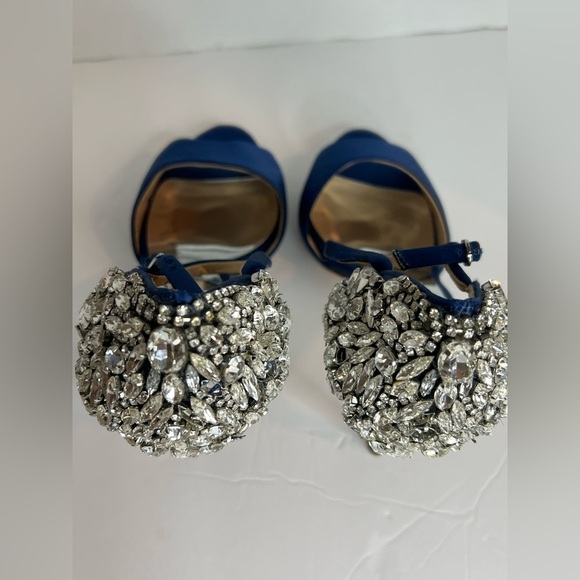 Badgley Mischka
Dawn d'Orsay Evening Sandals - Picture 8 of 16